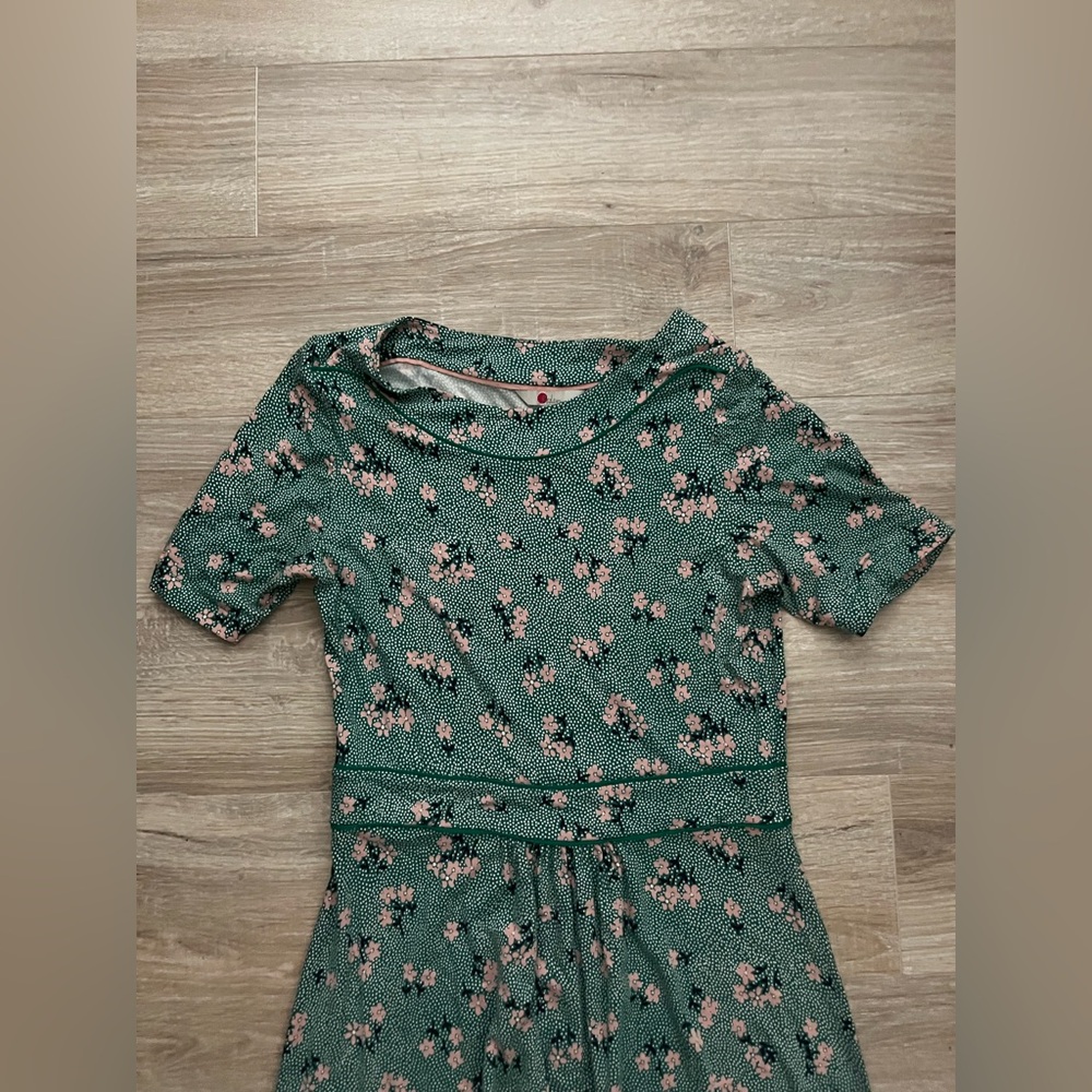Boden Women’s Ava Jersey Midi Dress Green Floral Short Sleeves - 10P - Picture 4 of 9